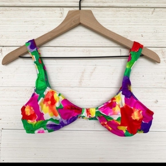 Catalina Other - ❤️Catalina floral bikini top